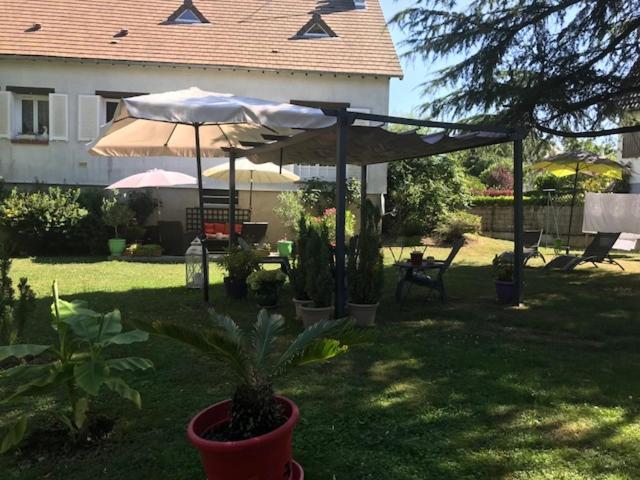 Bed and Breakfast Clos Du Bourg Saint-Cyr-en-Val Экстерьер фото